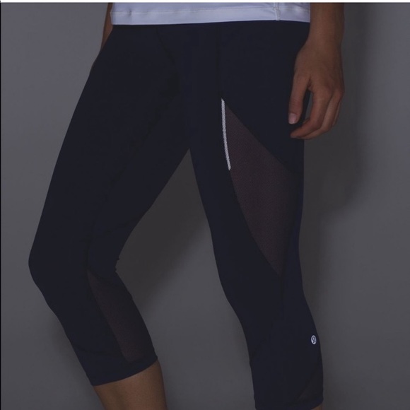 Lululemon Fast as Light cropped mesh tights - Picture 6 of 13